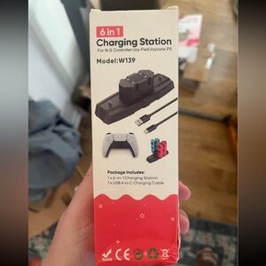 6-in-1 Charging Station for N-S Controller
